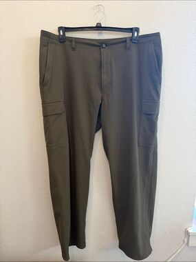 Lululemon Men’s Cargo Pants Size 38 Olive Green Ripstop Technical Pants
